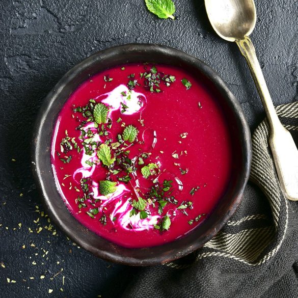 Vegan Creamy Beetroot Soup (Borscht) Recipe - Rabbitmeal
