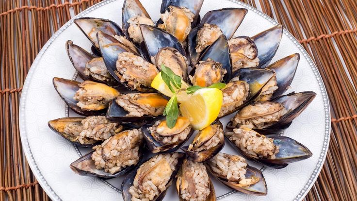 Turkish Stuffed Mussels - Rabbitmeal