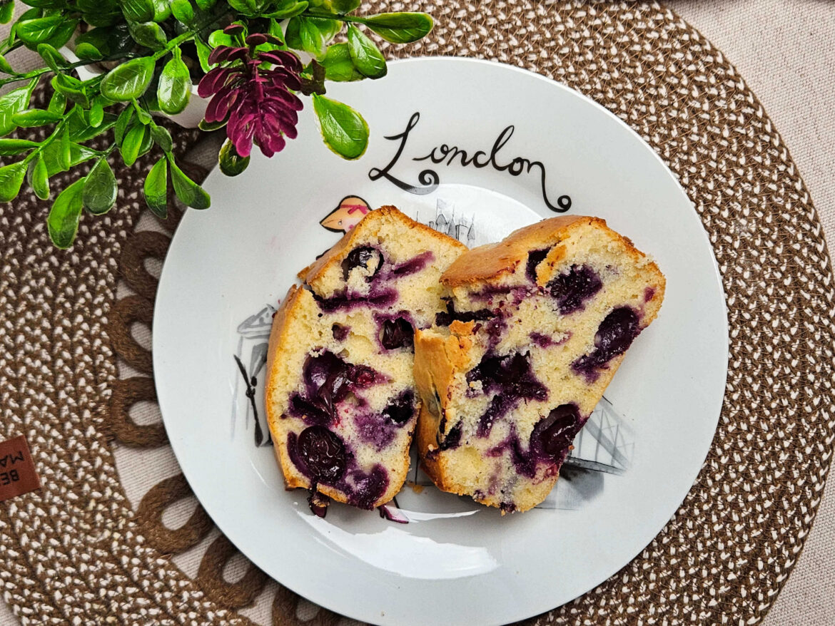 Blueberyy Loaf Cake - Rabbitmeal