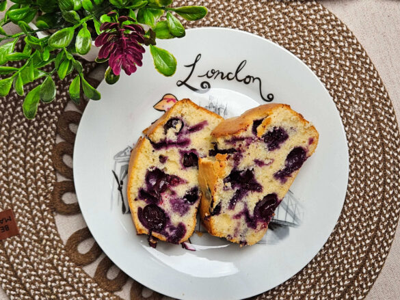 Blueberyy Loaf Cake - Rabbitmeal